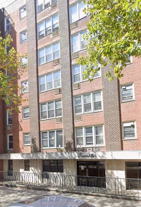 142-15 Franklin Ave #3J, New York, NY 11355