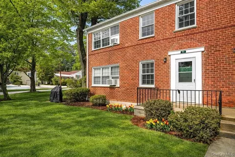 1 Fieldstone Dr #77, Greenburgh, NY 10530