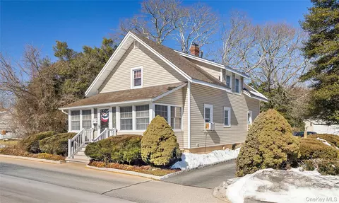 3259 Union Blvd, East Islip, NY 11730