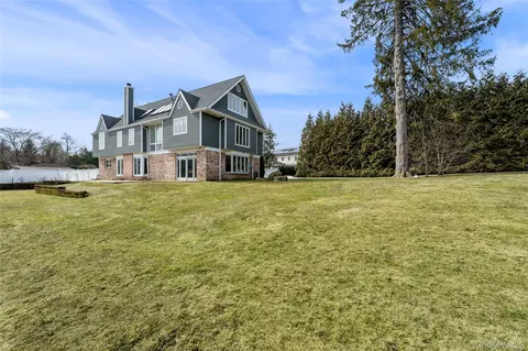 239 Sunnyridge Rd, Harrison, NY 10528