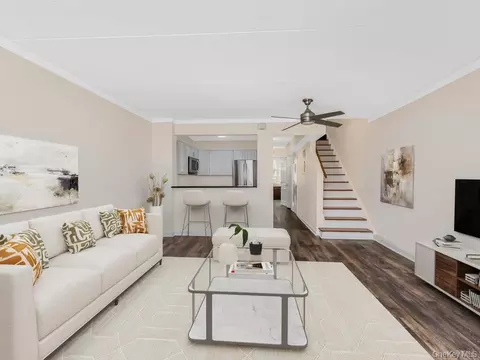 121 Sunset Blvd #10121, New York, NY 10473