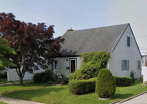 222 Cornwell Ave, North Hempstead, NY 11950