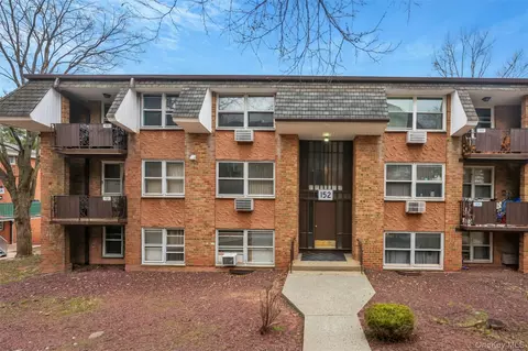 152 Kearsing Pkwy #F, Ramapo, NY 10952