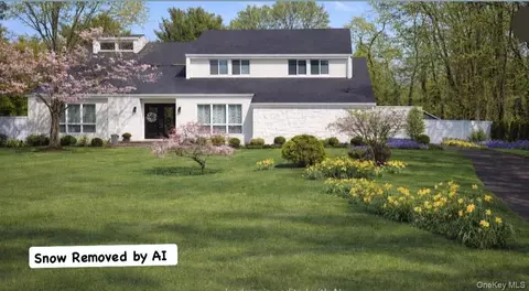 422 Mill River Rd, Oyster Bay, NY 11771