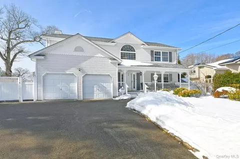 312 Cambon Ave, Saint James, NY 11780