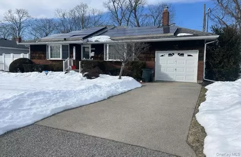 119 Jefferson St, East Islip, NY 11730