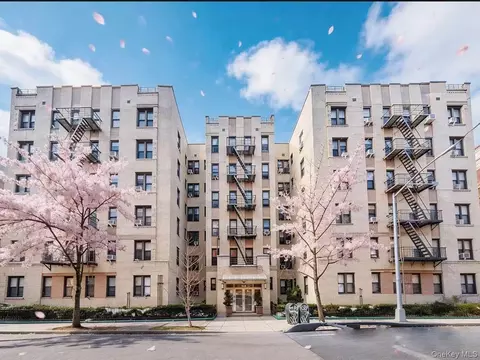 4018 Hampton St #2D, Elmhurst, NY 11373