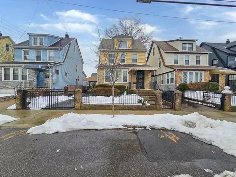21422 111th Rd, New York, NY 11429