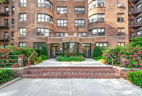 98-120 Queens Blvd #5D, New York, NY 11374