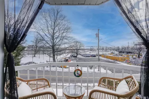 37 Harbor Ln #2C, New Rochelle, NY 10805