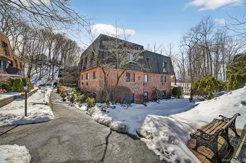 6 Briarcliff Dr S #3, Ossining, NY 10562