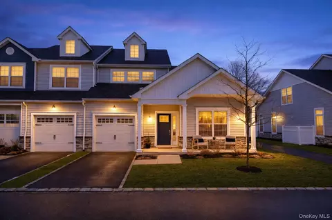 59 Farm Acre Cir, Mount Sinai, NY 11766