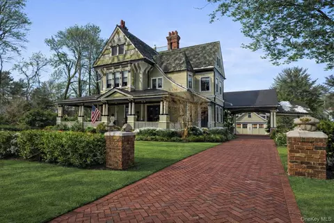 103 Highland Ave, Northport, NY 11768