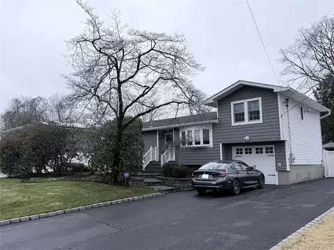 11 Meehan Ln, Coram, NY 11727