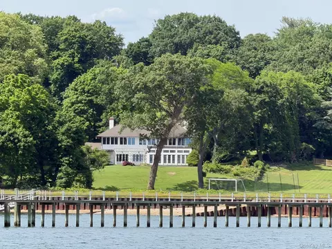 45 Cedar Ln, North Hempstead, NY 11050