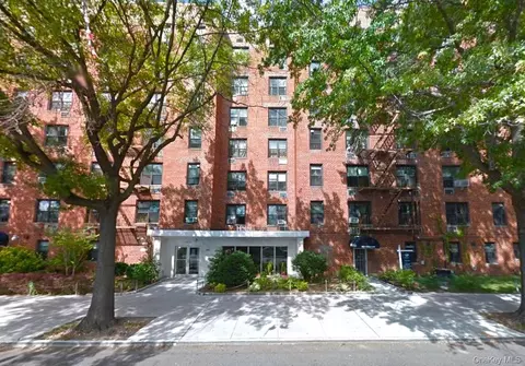 14015 Holly Ave #4TH, Flushing, NY 11355