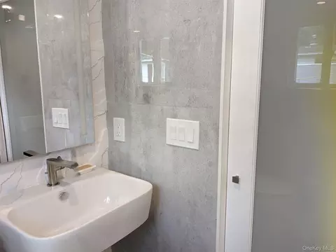 Bath - 4 Treeline Cir #4, Philipstown, NY 10516 photo 5 of 6