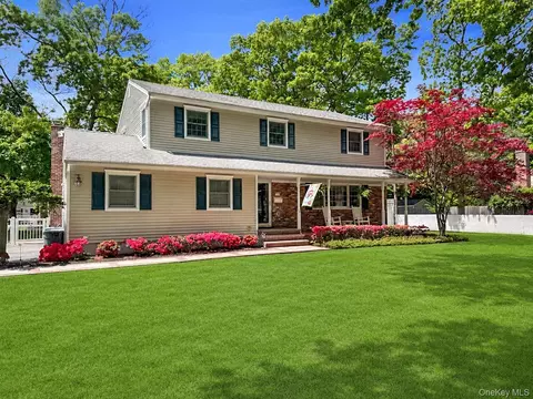 14 Hillside Ave, Saint James, NY 11780