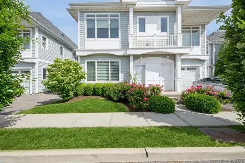 13 Island Pt #13, New York, NY 10464