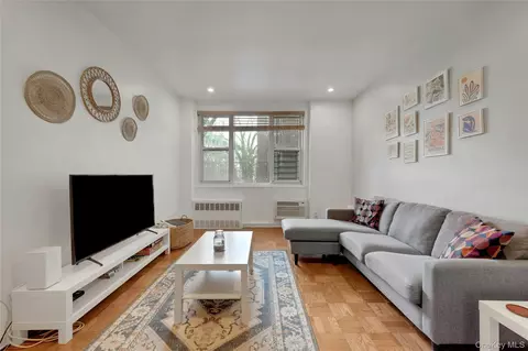 2390 Palisade Ave #1G, New York, NY 10463