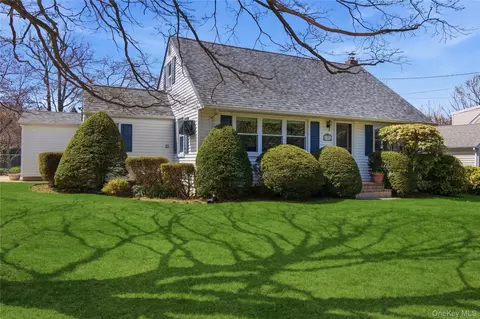 50 Cornell St, East Northport, NY 11731