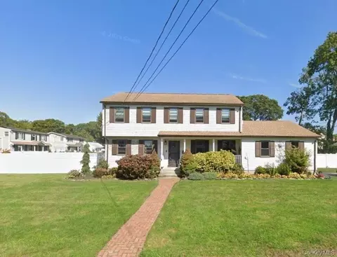 3 Cord Ave, West Babylon, NY 11704