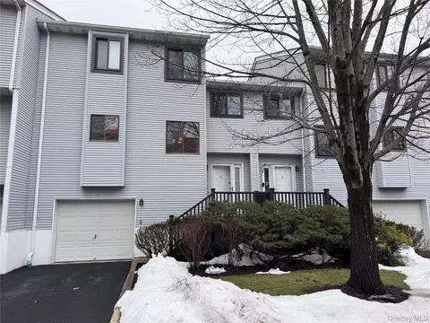 10 Evan Ct, Clarkstown, NY 10954