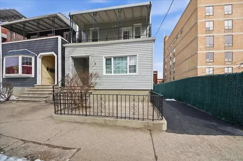 1624 Seddon St, New York, NY 10461