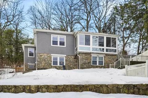 718 Hill Dr, Mahopac, NY 10541