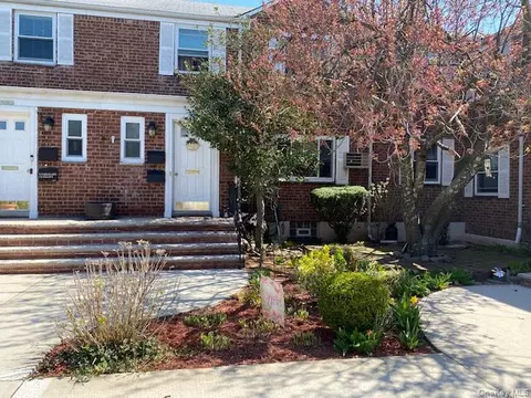 72-31 Little Neck Pkwy #G-1, Glen Oaks, NY 11004