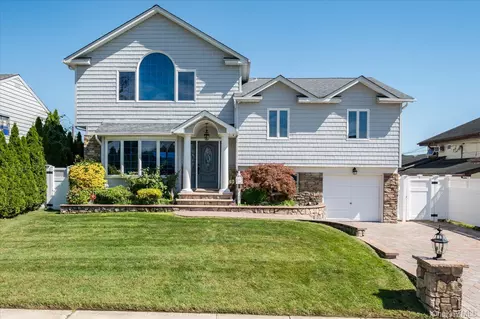 3235 Ilene Ln, Levittown, NY 11756