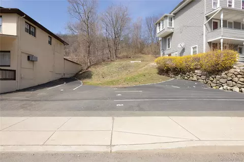 42 Wayne Ave, Ramapo, NY 10901