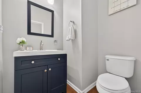 Bath - 131 Meadow View Dr, Middletown, NY 10940 photo 1 of 3