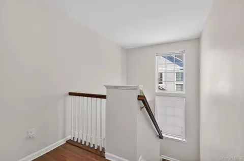 Entry Way - 131 Meadow View Dr, Middletown, NY 10940 photo 4 of 6