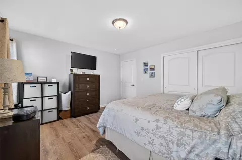Bedroom - 131 Meadow View Dr, Middletown, NY 10940 photo 5 of 7