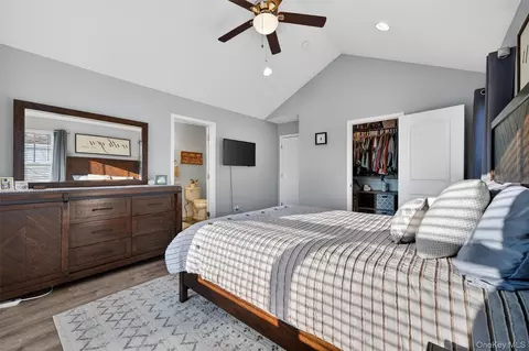 Bedroom - 131 Meadow View Dr, Middletown, NY 10940 photo 3 of 7