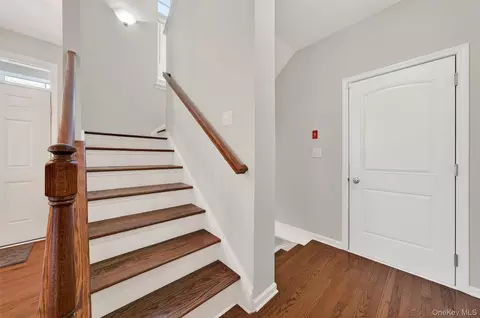 Entry Way - 131 Meadow View Dr, Middletown, NY 10940 photo 3 of 6