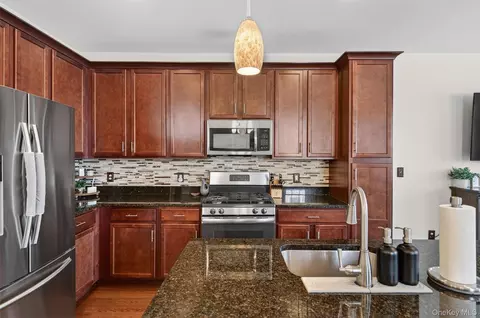 Kitchen - 131 Meadow View Dr, Middletown, NY 10940 photo 3 of 4