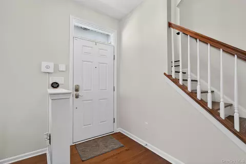 Entry Way - 131 Meadow View Dr, Middletown, NY 10940 photo 2 of 6