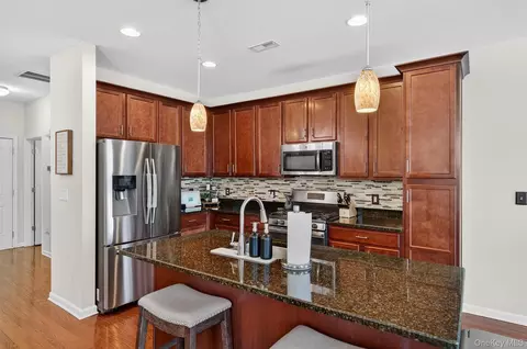Kitchen - 131 Meadow View Dr, Middletown, NY 10940 photo 2 of 4