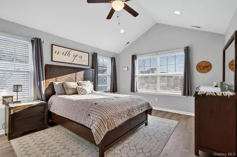 Bedroom - 131 Meadow View Dr, Middletown, NY 10940 photo 1 of 7
