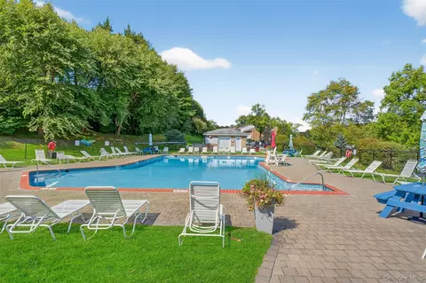 Exterior - 1840 Crompond Rd #2A3, Peekskill, NY 10566 photo 3 of 3