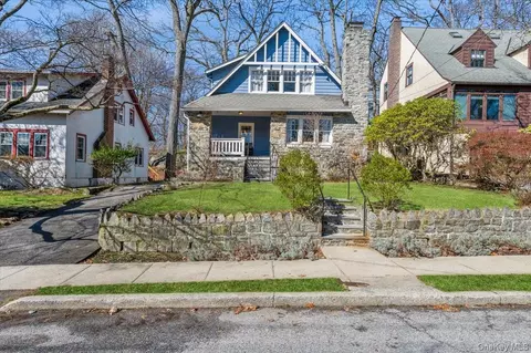 21 Kent Ave, Greenburgh, NY 10706