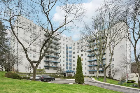 499 N Broadway #6M, White Plains, NY 10603
