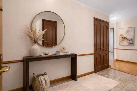 112-01 Queens Blvd #17H, New York, NY 11375