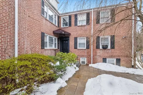 15 Chestnut St #6A, Rye, NY 10580
