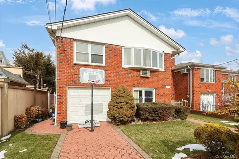 157-11 Cryders Ln, New York, NY 11357