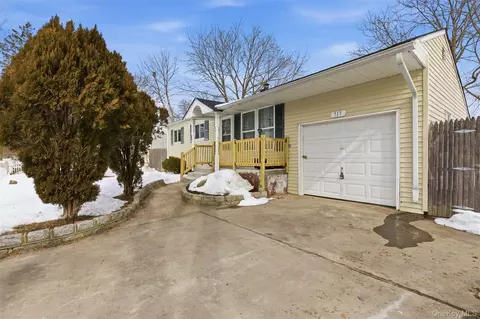717 Doane Ave, Bellport, NY 11713