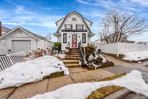 2270 Edna Ct, Baldwin, NY 11510