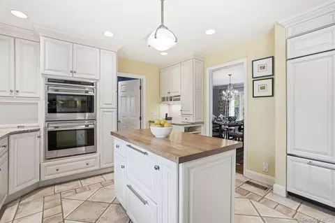 Kitchen - 4 Ellis Ct, Rye, NY 10580 photo 2 of 2